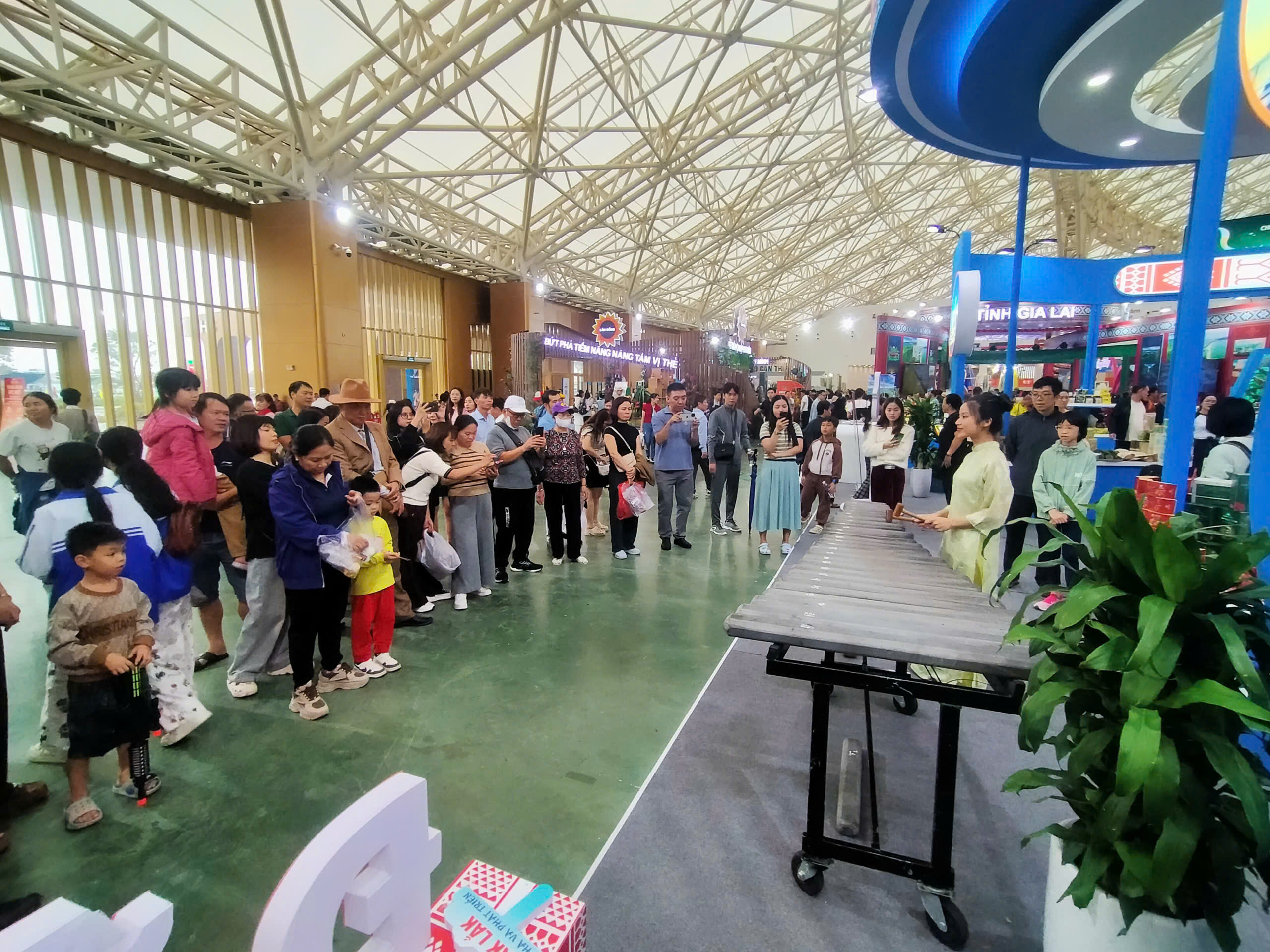 Tỉnh Đắk Lắk tham gia Hội chợ Mùa Thu 2025